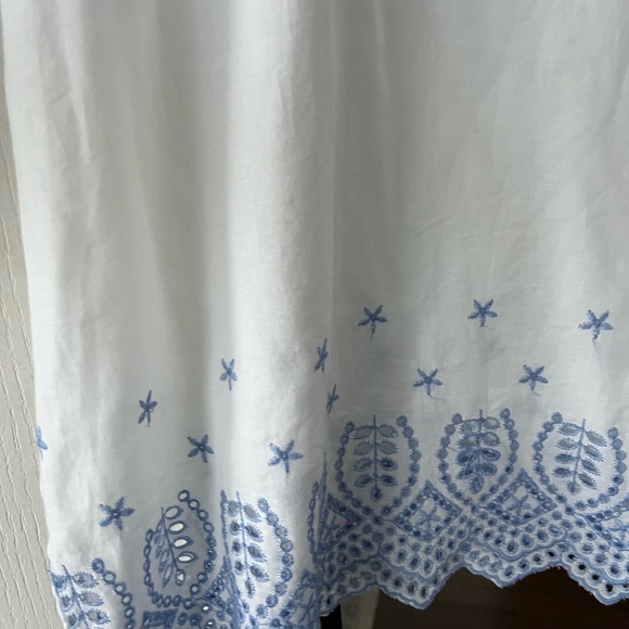 Esmara white and blue eyelet top - Picture 3 of 6